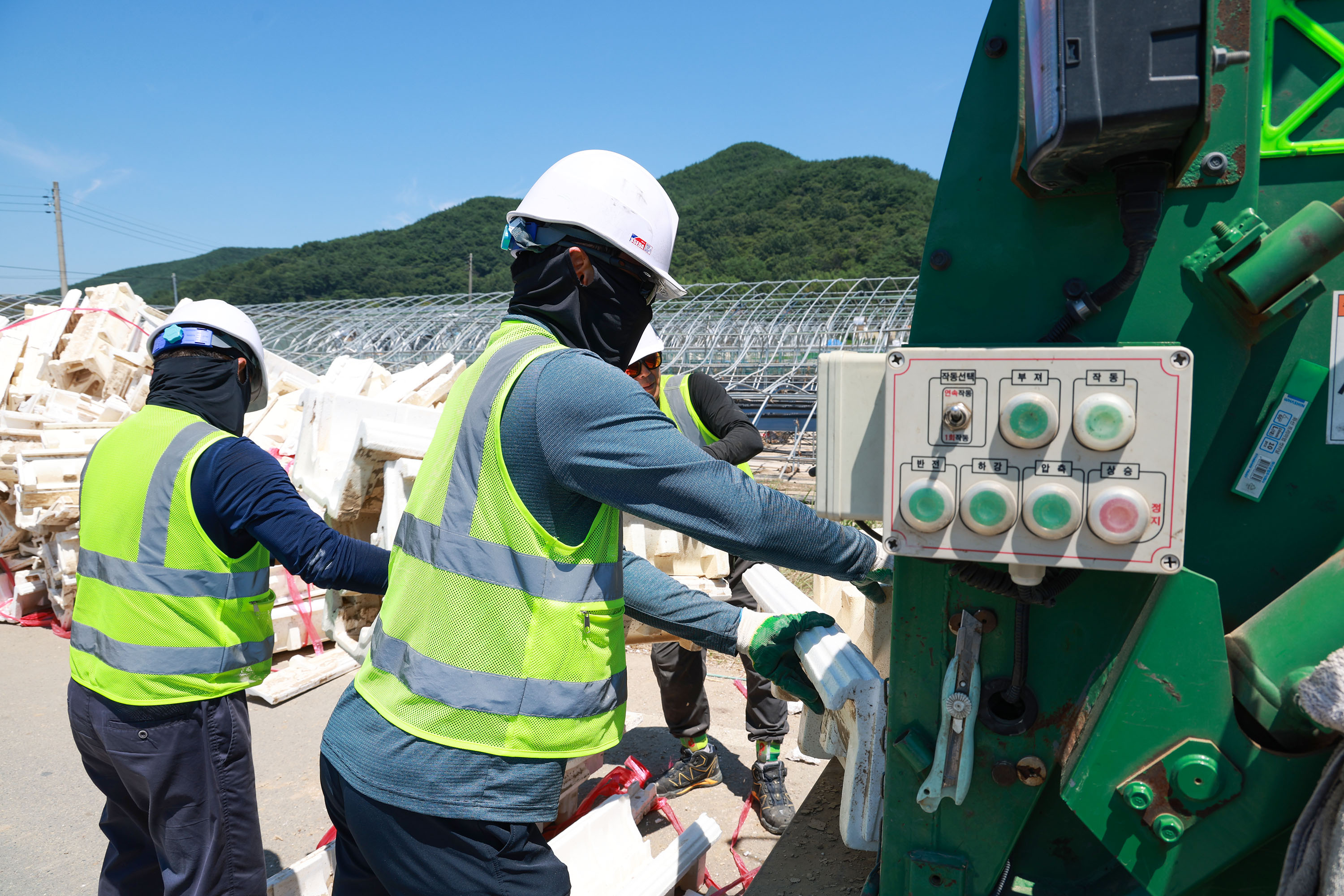 산청 환경미화원, 휴식 마다하고 피해 복구 전념 2